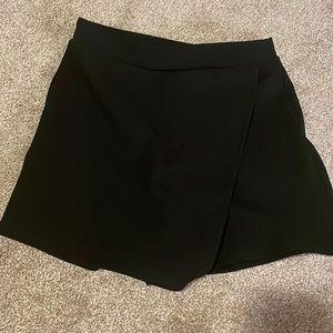 Black skort